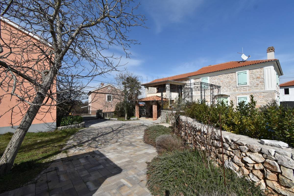Hiša Dobrinj, 150m2