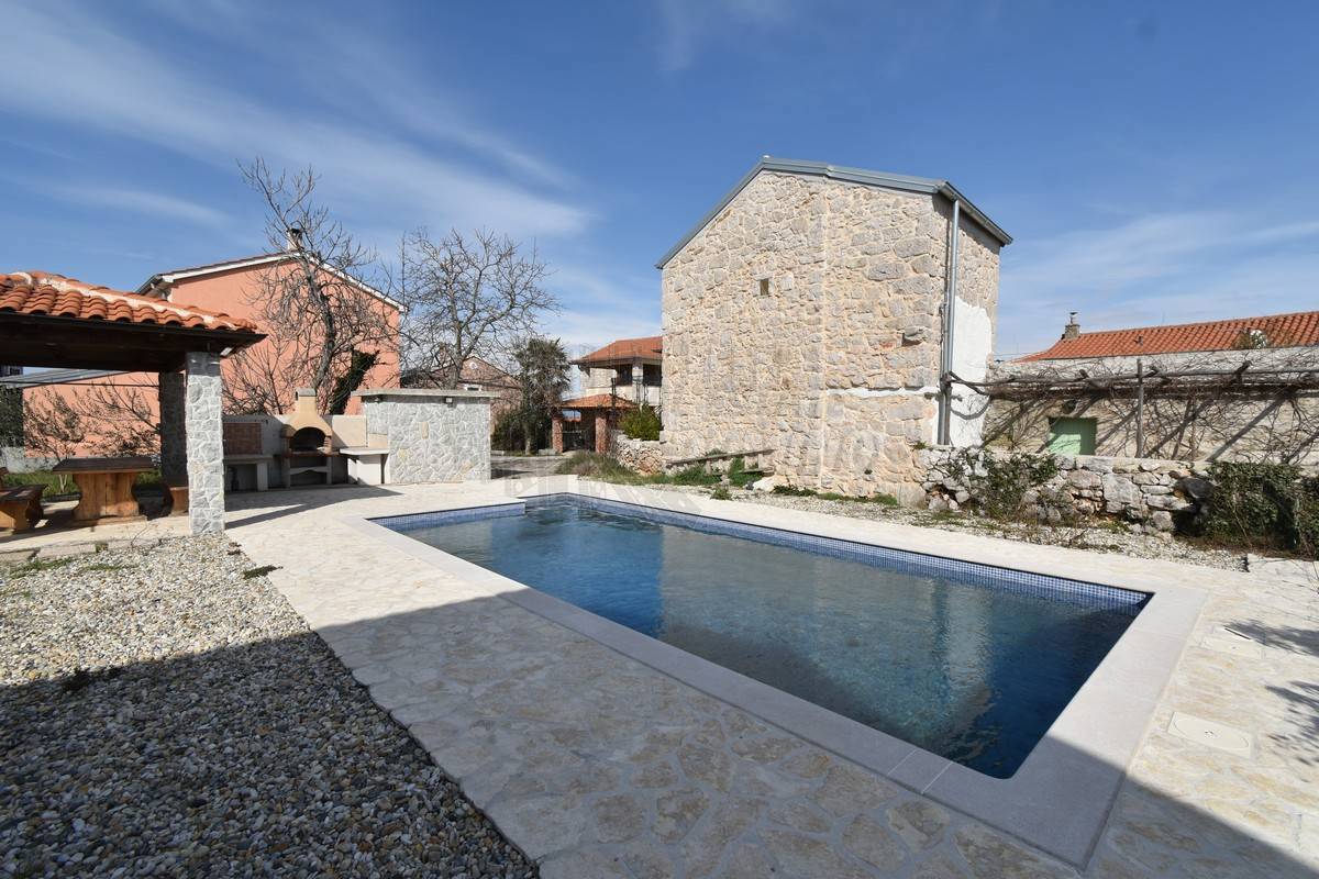 Hiša Dobrinj, 150m2