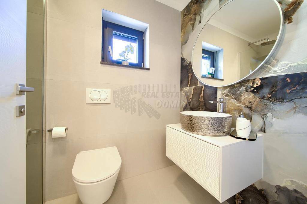 Čudovit apartma v Malinski! Bazen in vrt!