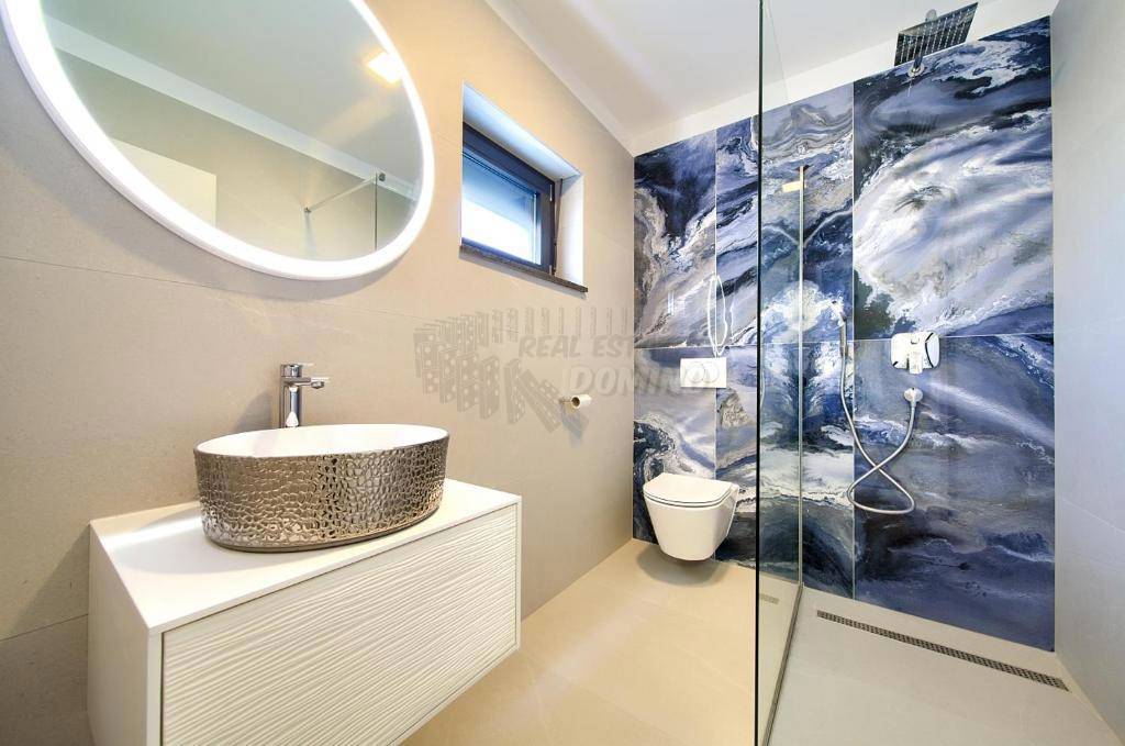 Čudovit apartma v Malinski! Bazen in vrt!