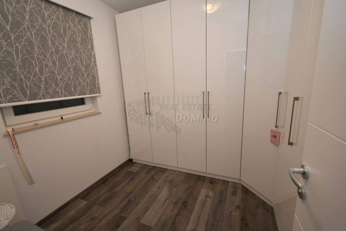 Penthouse 100 metrov od plaže z dvigalom!
