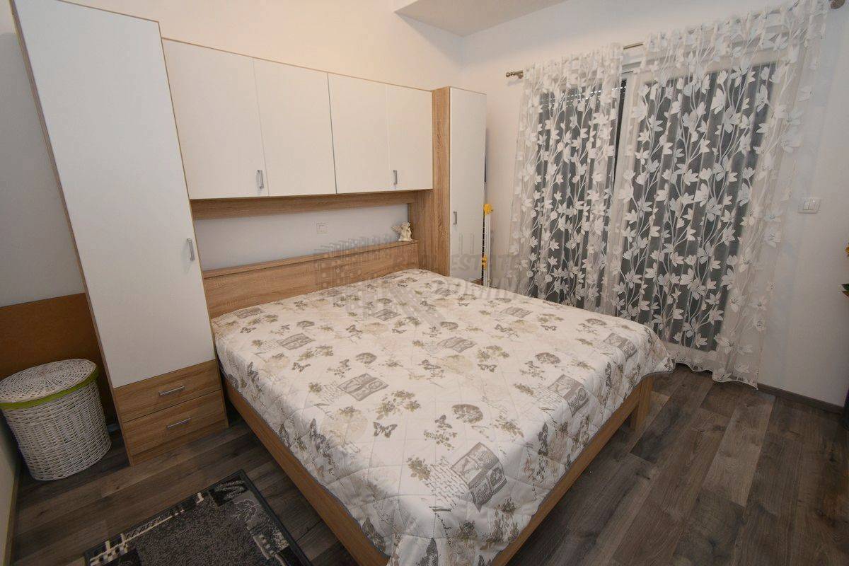 Penthouse 100 metrov od plaže z dvigalom!