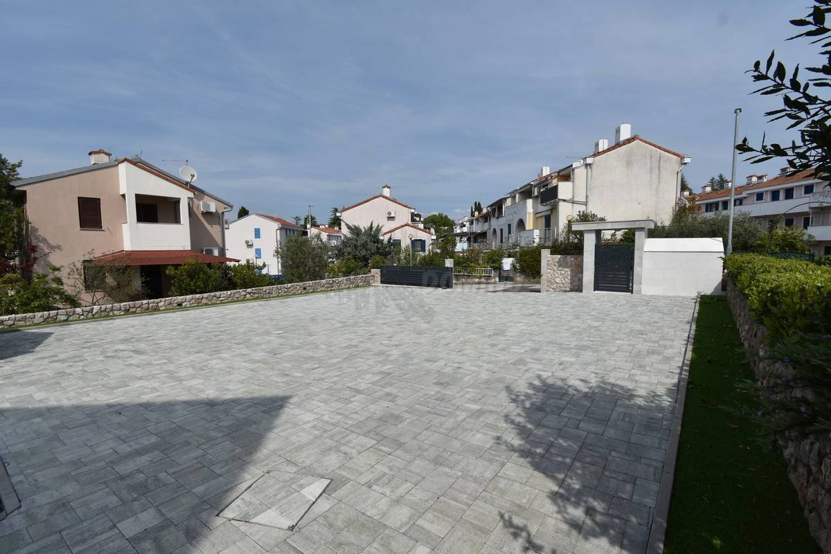 Penthouse 100 metrov od plaže z dvigalom!