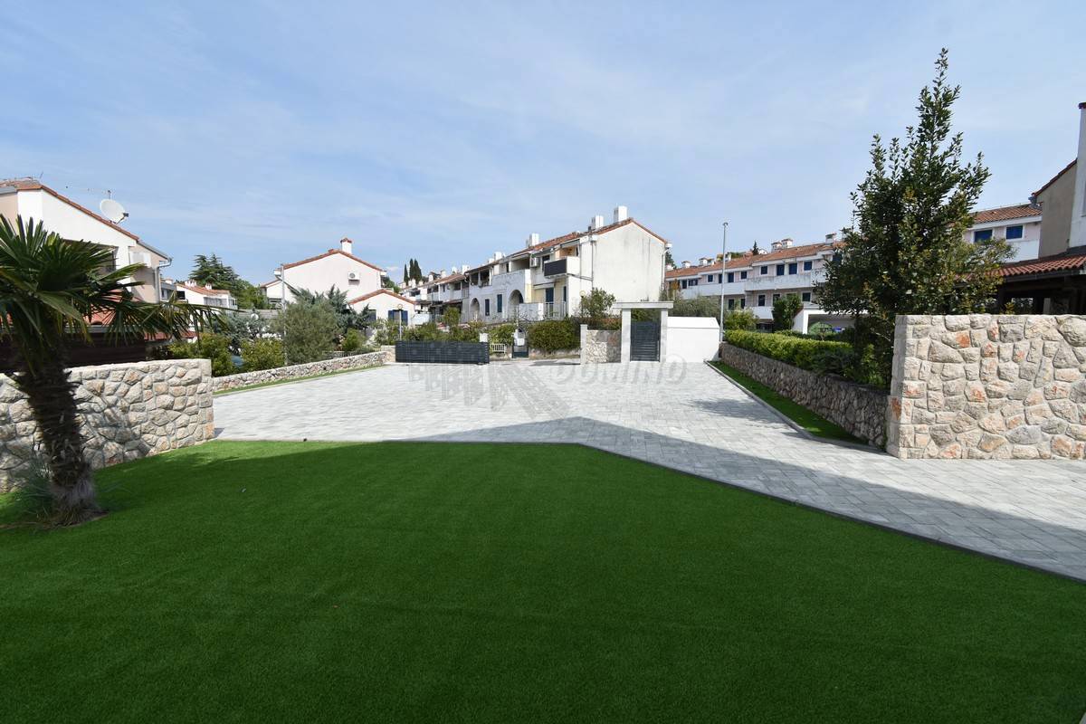 Penthouse 100 metrov od plaže z dvigalom!