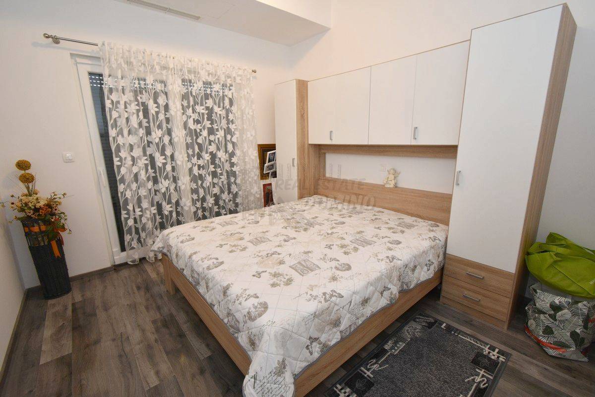 Penthouse 100 metrov od plaže z dvigalom!