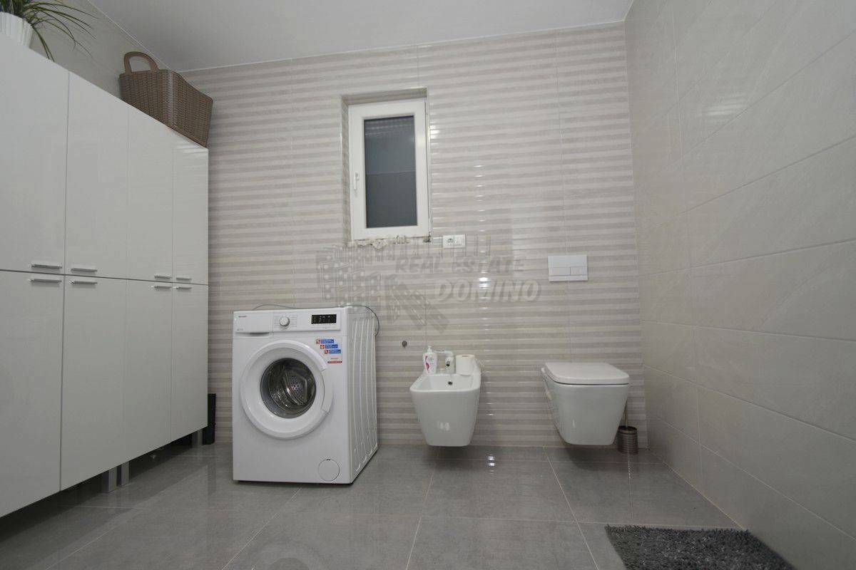 Penthouse 100 metrov od plaže z dvigalom!