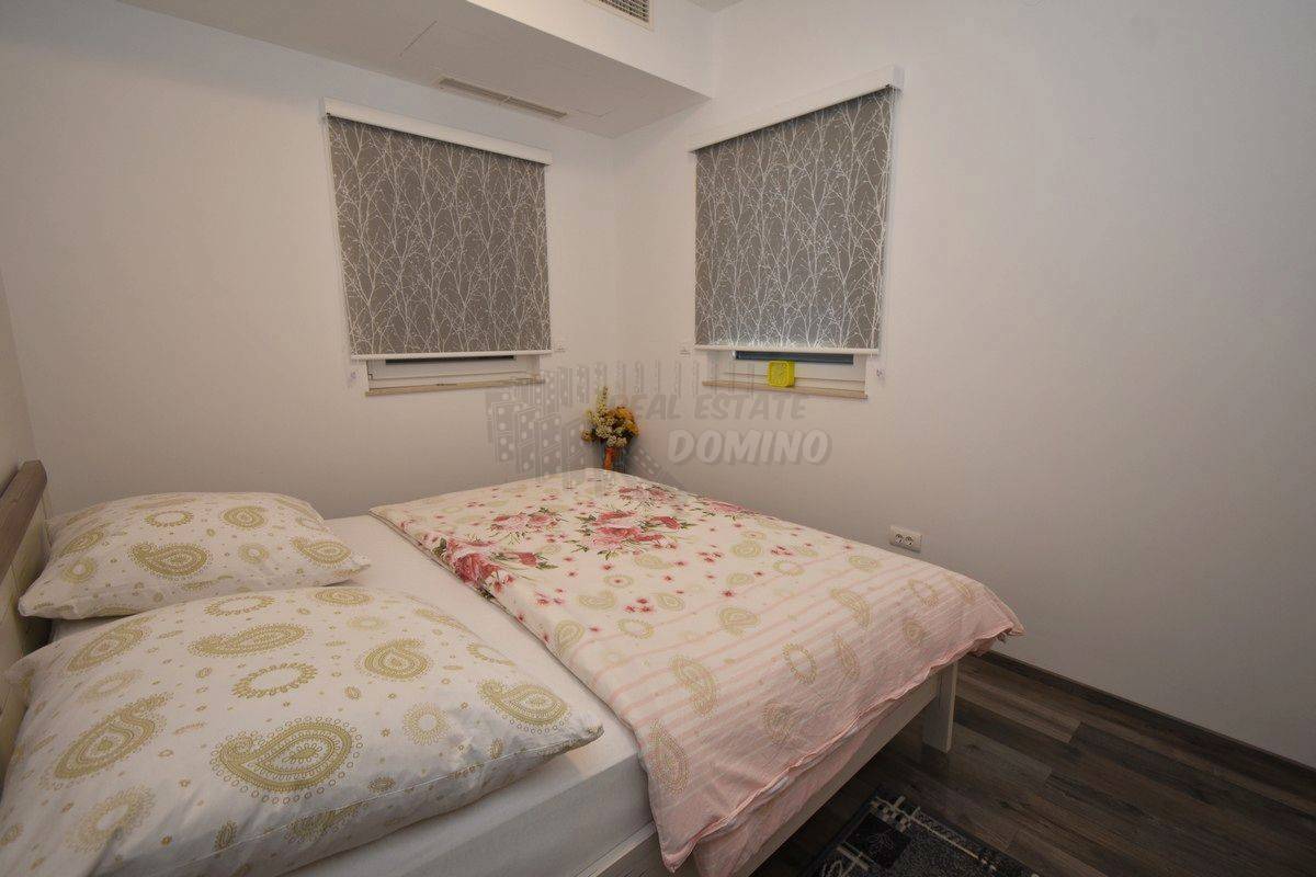 Penthouse 100 metrov od plaže z dvigalom!