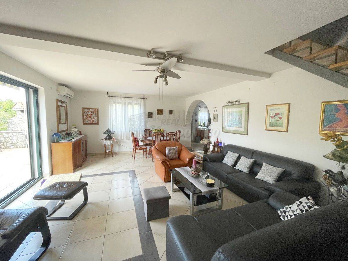 Hiša Dobrinj, 120m2