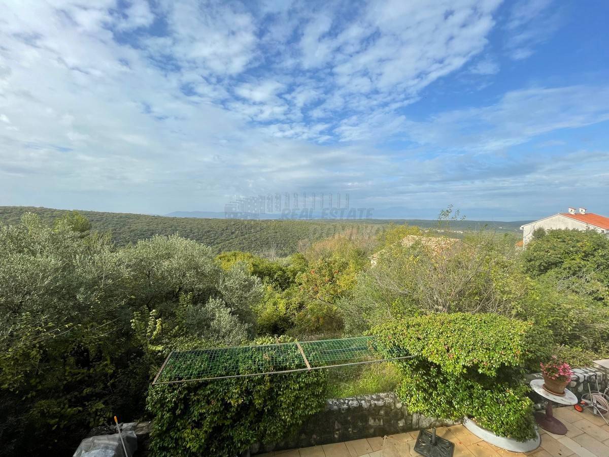 Hiša Dobrinj, 120m2