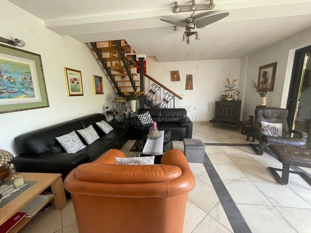 Hiša Dobrinj, 120m2