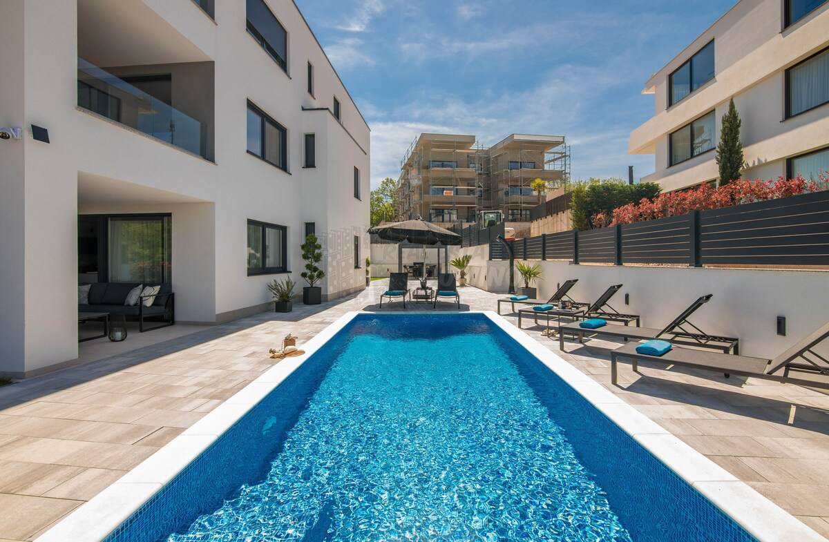 Luksuzno stanovanje na Rovi! Malinska