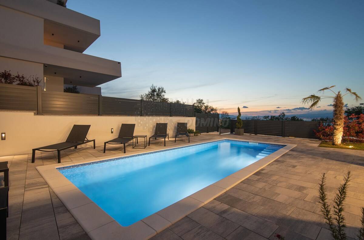 Luksuzno stanovanje na Rovi! Malinska