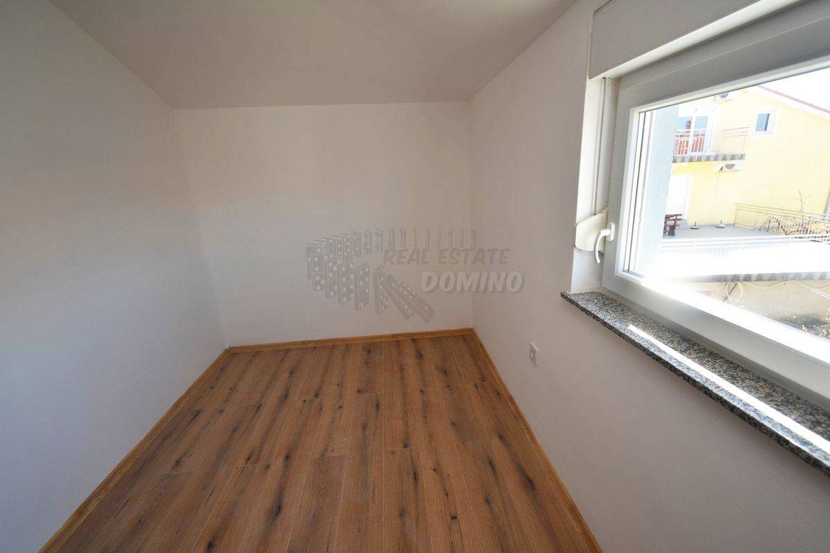 Novogradnja le 150 metrov od morja! šilo!