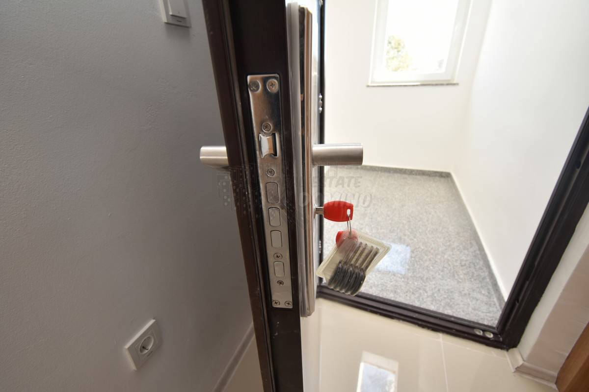 Novogradnja le 150 metrov od morja! šilo!