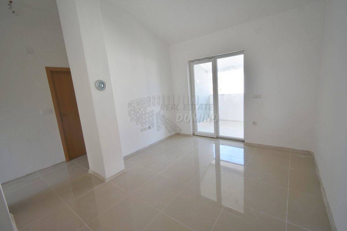 Novogradnja le 150 metrov od morja! šilo!