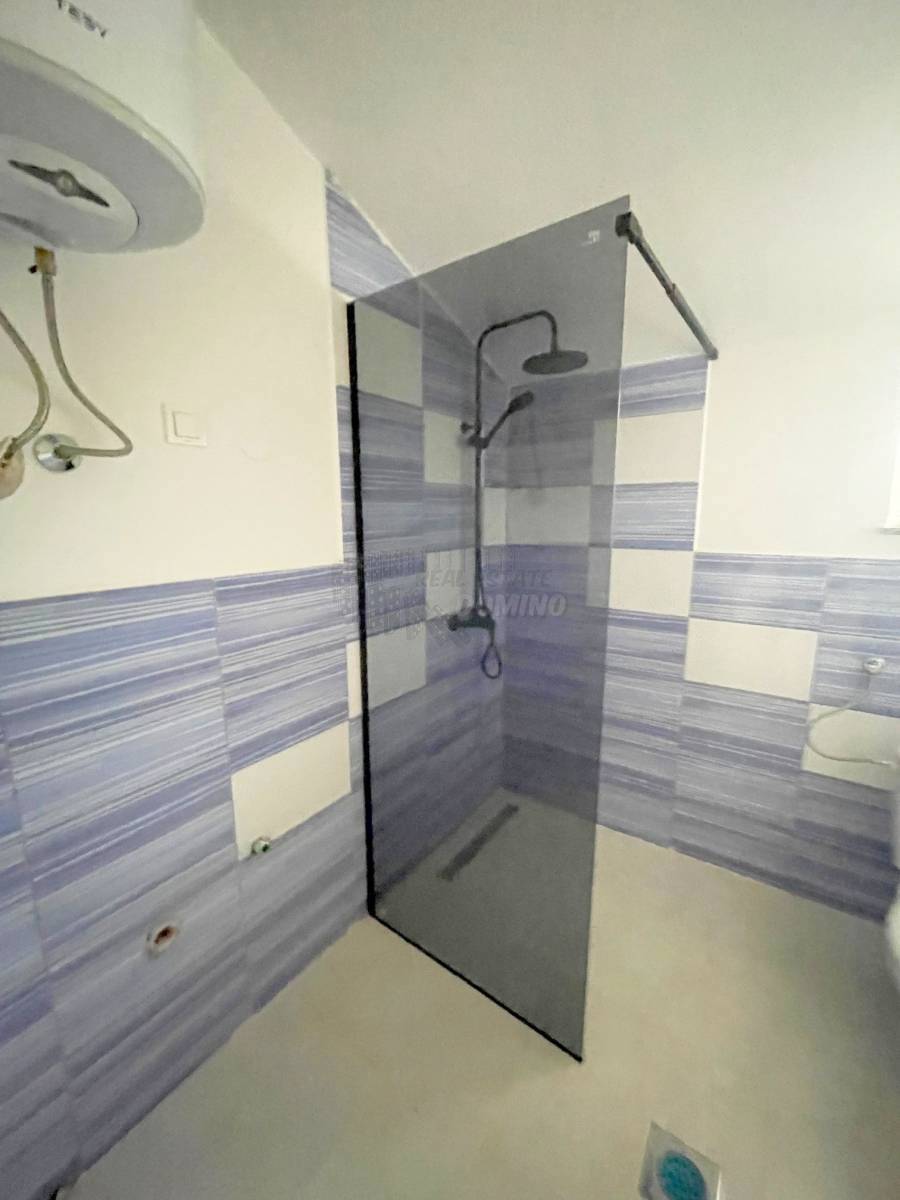 Novogradnja le 150 metrov od morja! šilo!