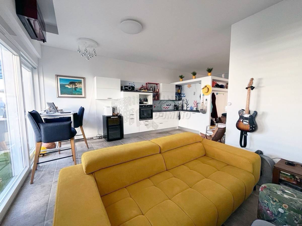 Apartma z veliko teraso, Malinska!