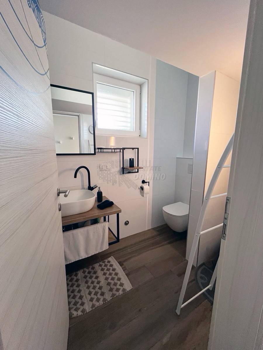 Apartma z veliko teraso, Malinska!