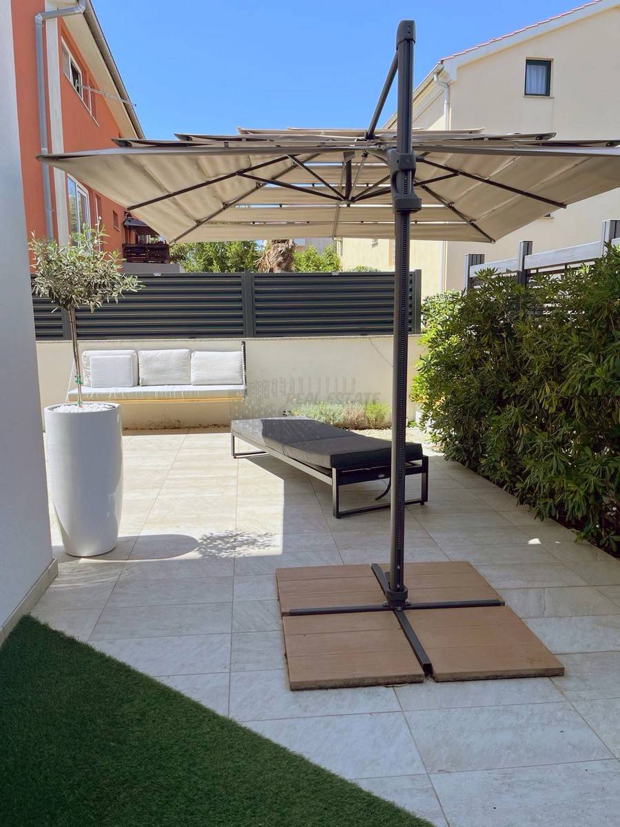 Apartma z veliko teraso, Malinska!