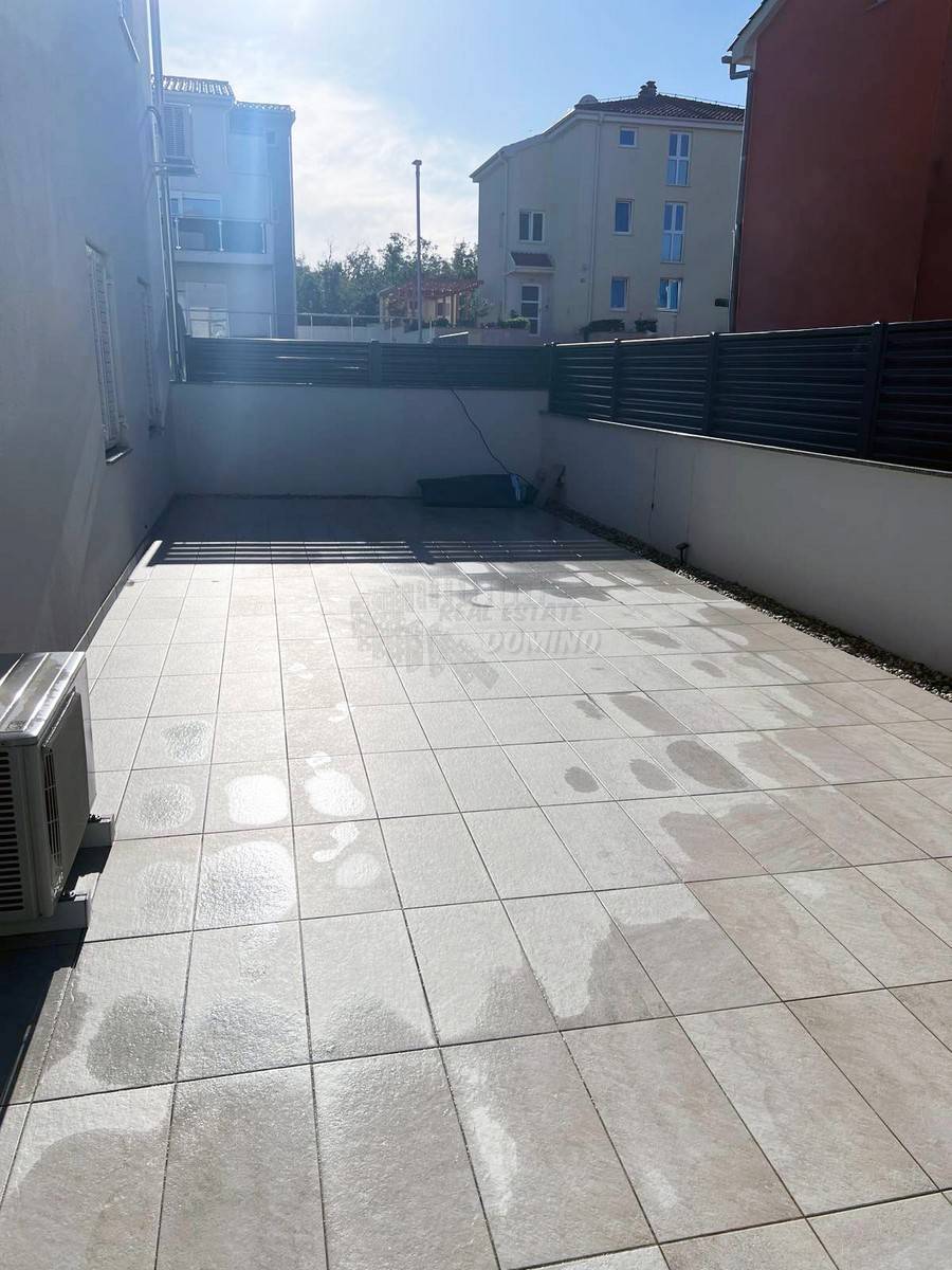 Apartma z veliko teraso, Malinska!