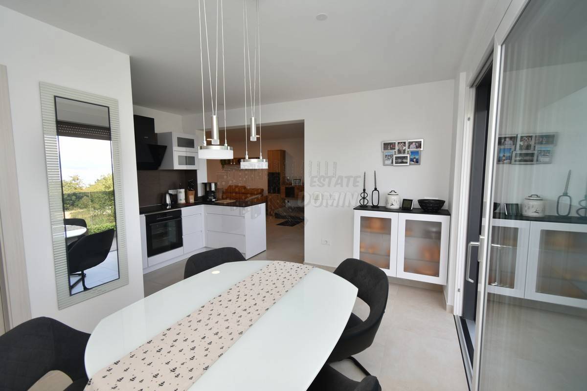 Elitni del Malinske, Rova, luksuzni apartma! Pogled na morje!