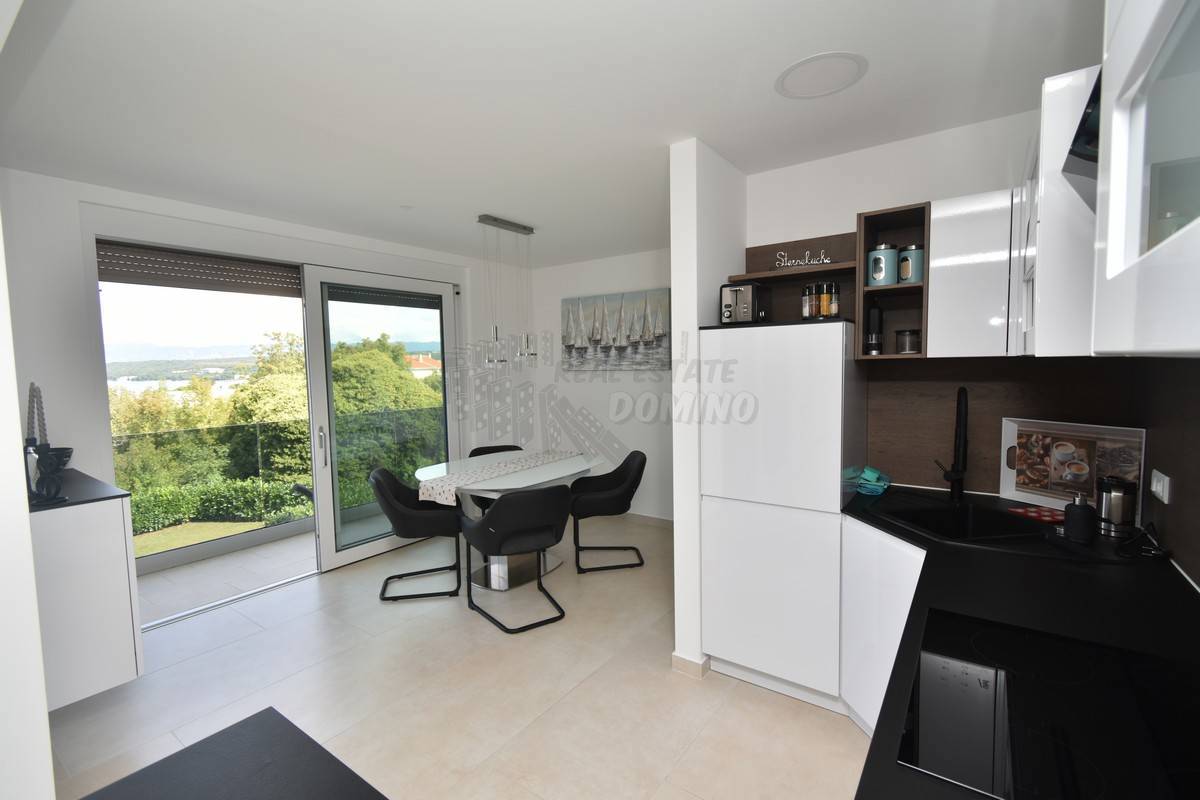 Elitni del Malinske, Rova, luksuzni apartma! Pogled na morje!