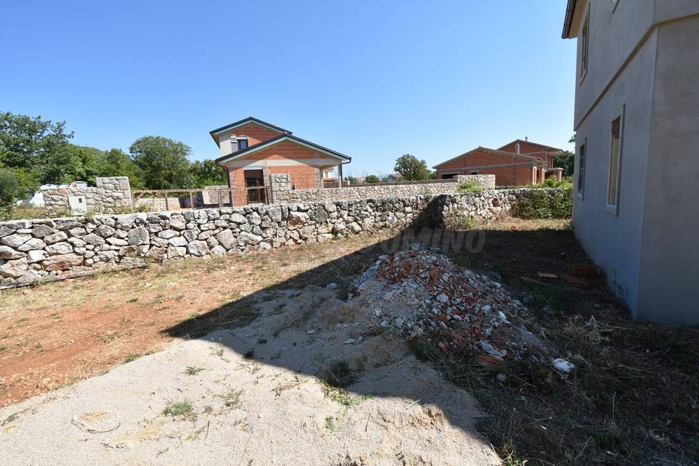 Čudovita rustikalna hiša z bazenom!