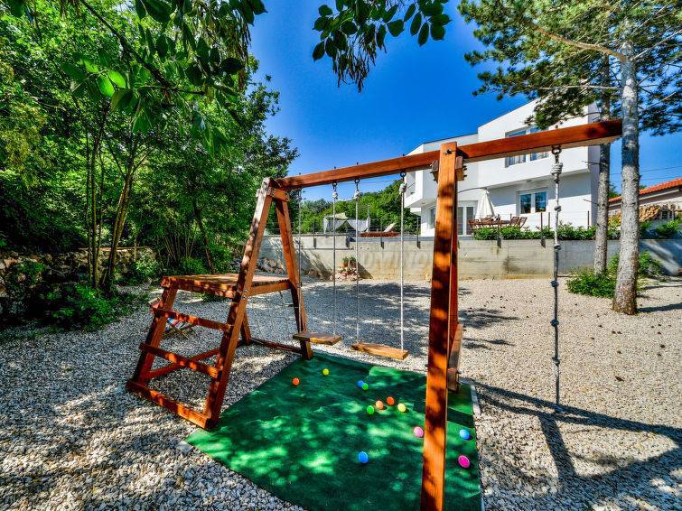 Moderna hiša z bazenom! Otok Krk!