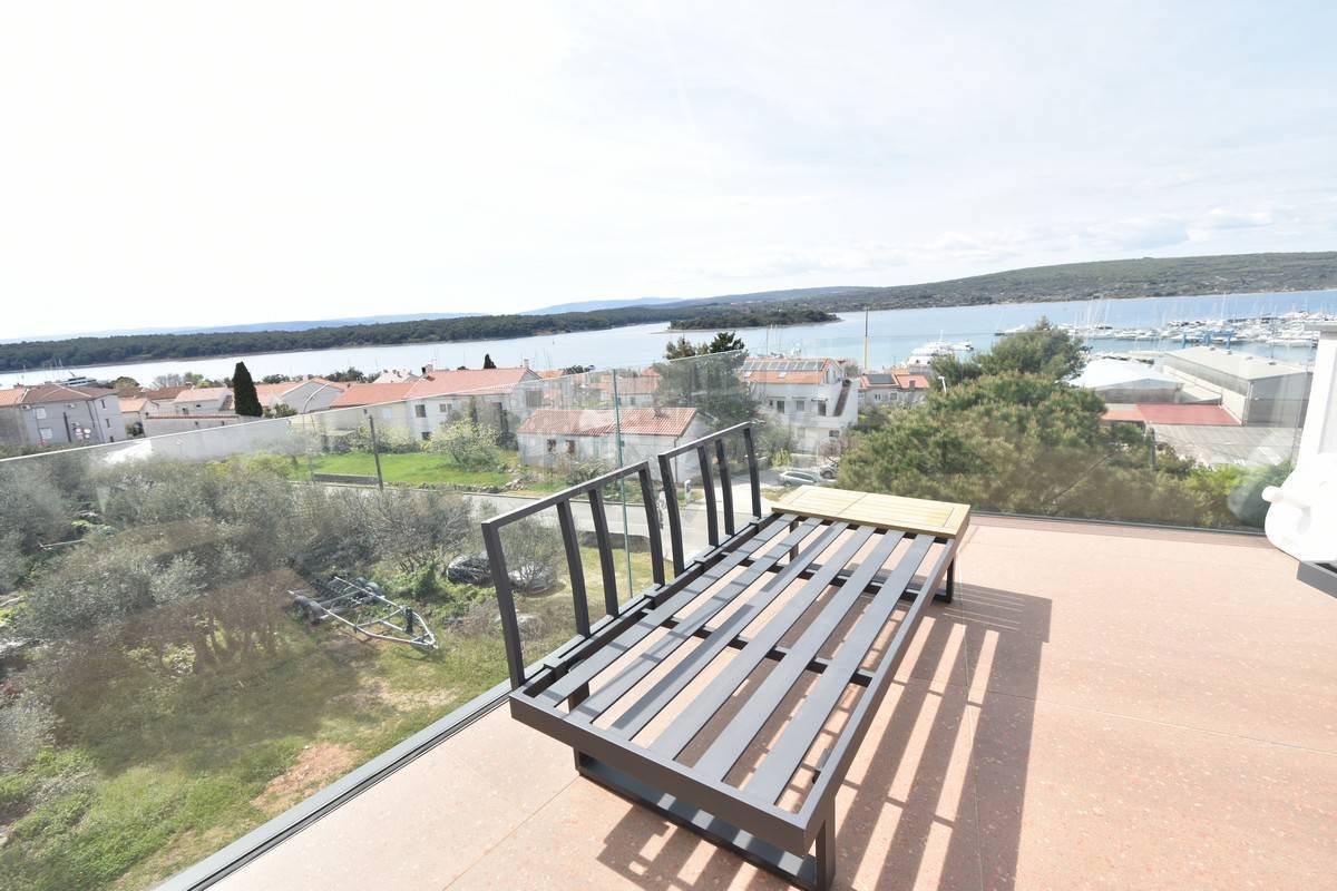 Čudovit Penthouse s panoramskim razgledom! Punat