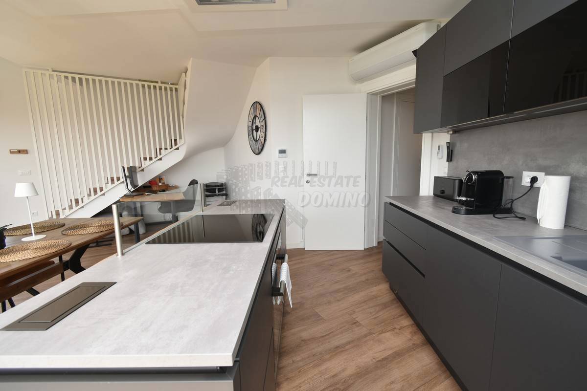 Čudovit Penthouse s panoramskim razgledom! Punat