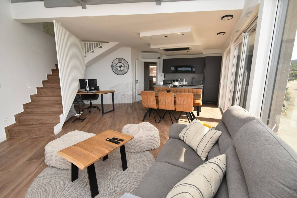 Čudovit Penthouse s panoramskim razgledom! Punat