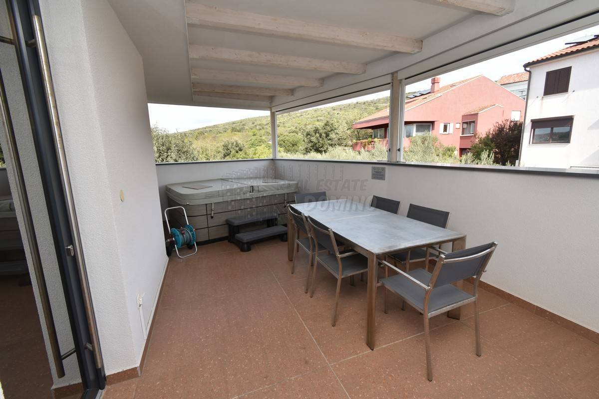 Čudovit Penthouse s panoramskim razgledom! Punat