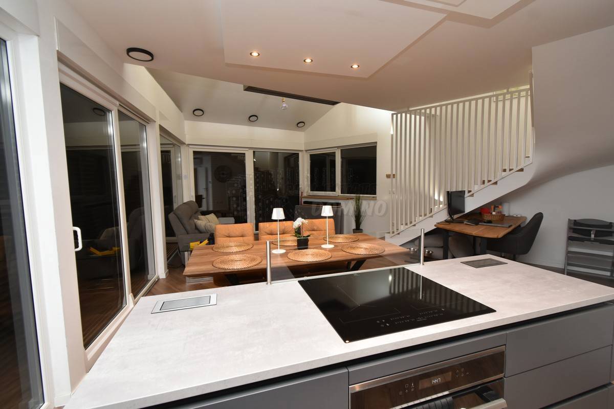 Čudovit Penthouse s panoramskim razgledom! Punat