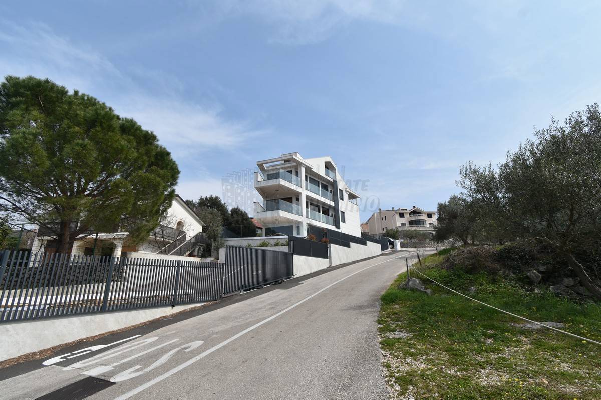 Čudovit Penthouse s panoramskim razgledom! Punat