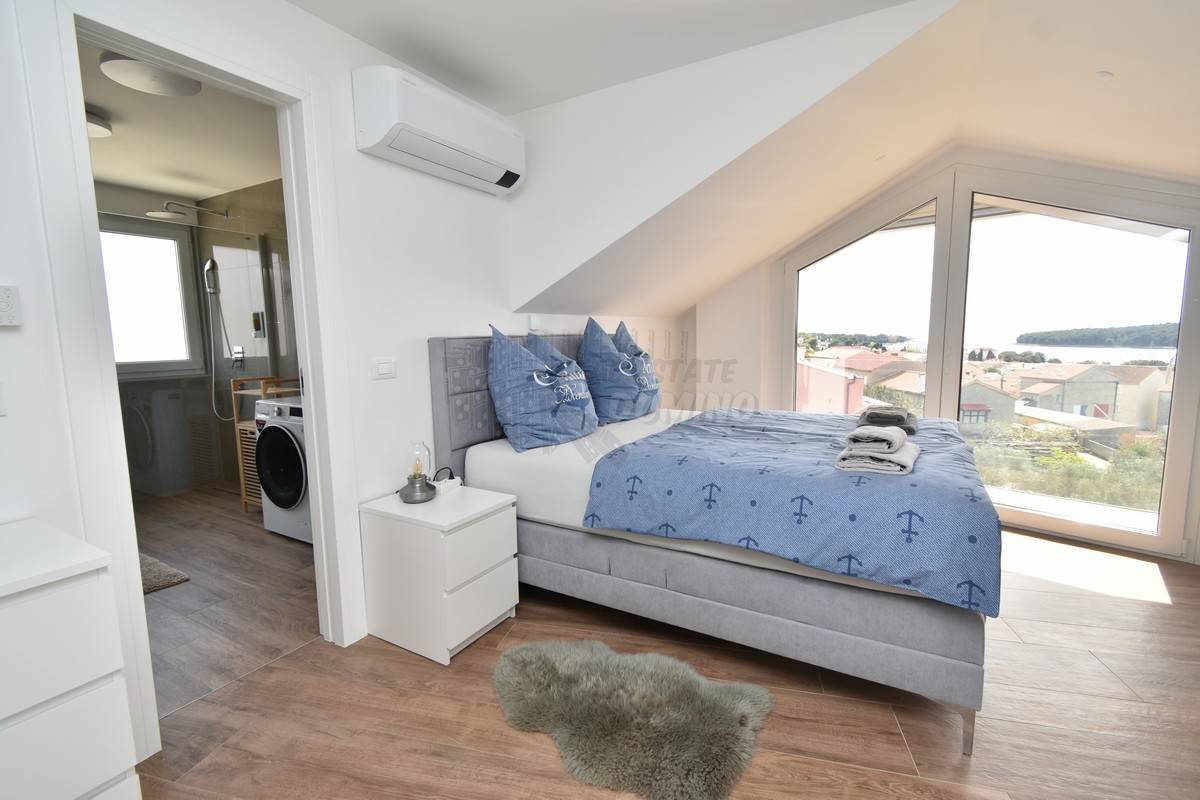 Čudovit Penthouse s panoramskim razgledom! Punat