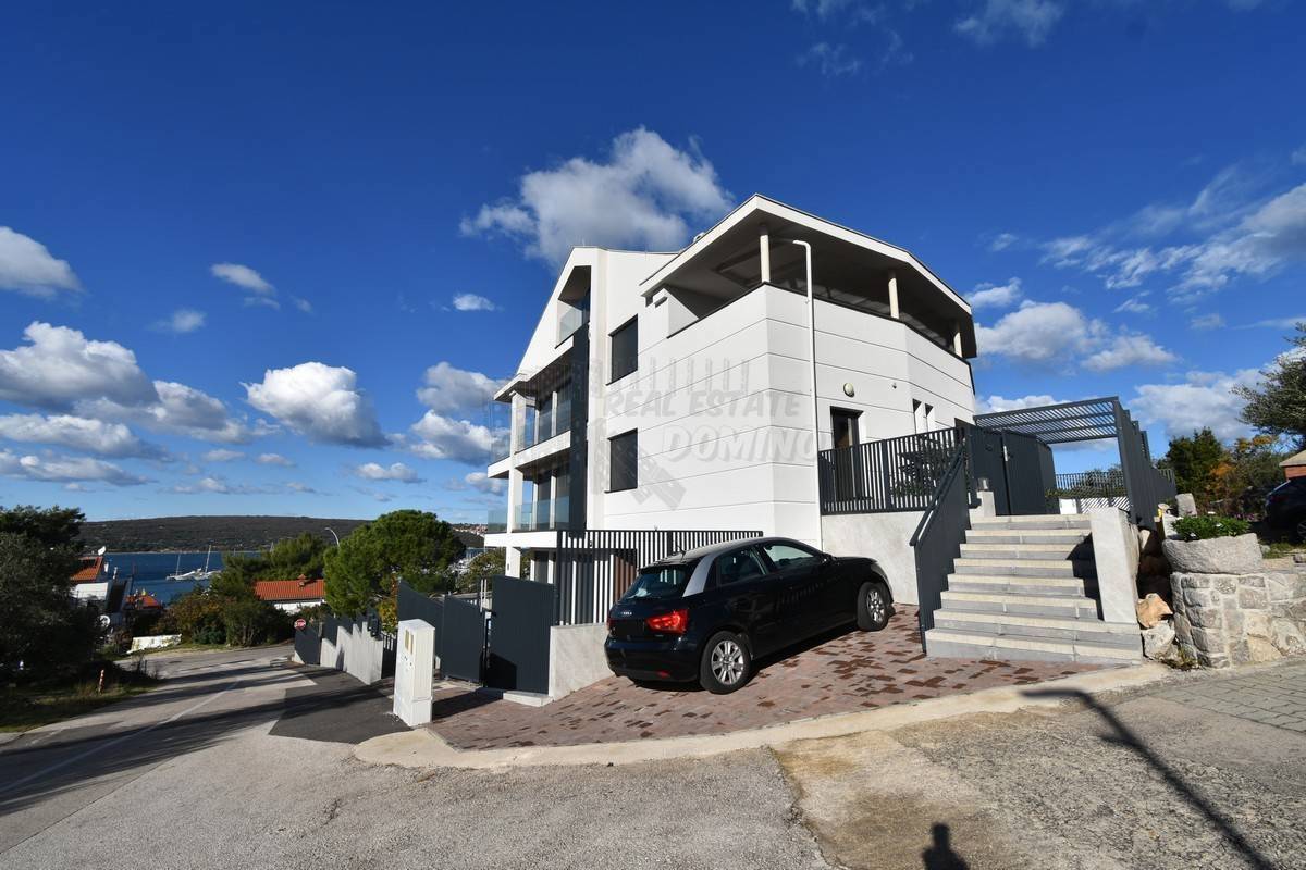Čudovit Penthouse s panoramskim razgledom! Punat