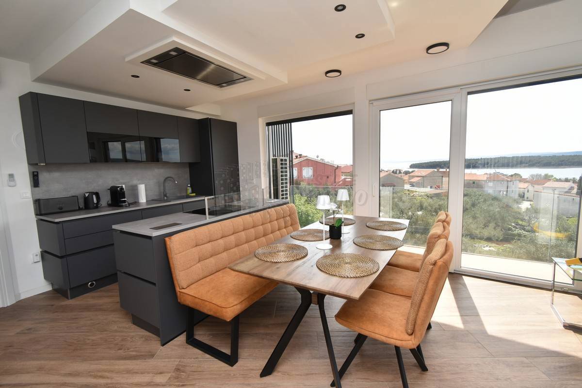 Čudovit Penthouse s panoramskim razgledom! Punat