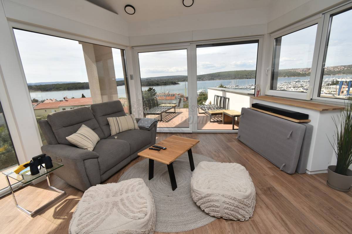 Čudovit Penthouse s panoramskim razgledom! Punat
