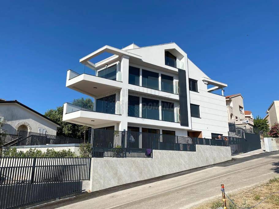 Čudovit Penthouse s panoramskim razgledom! Punat