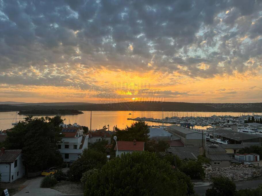Čudovit Penthouse s panoramskim razgledom! Punat