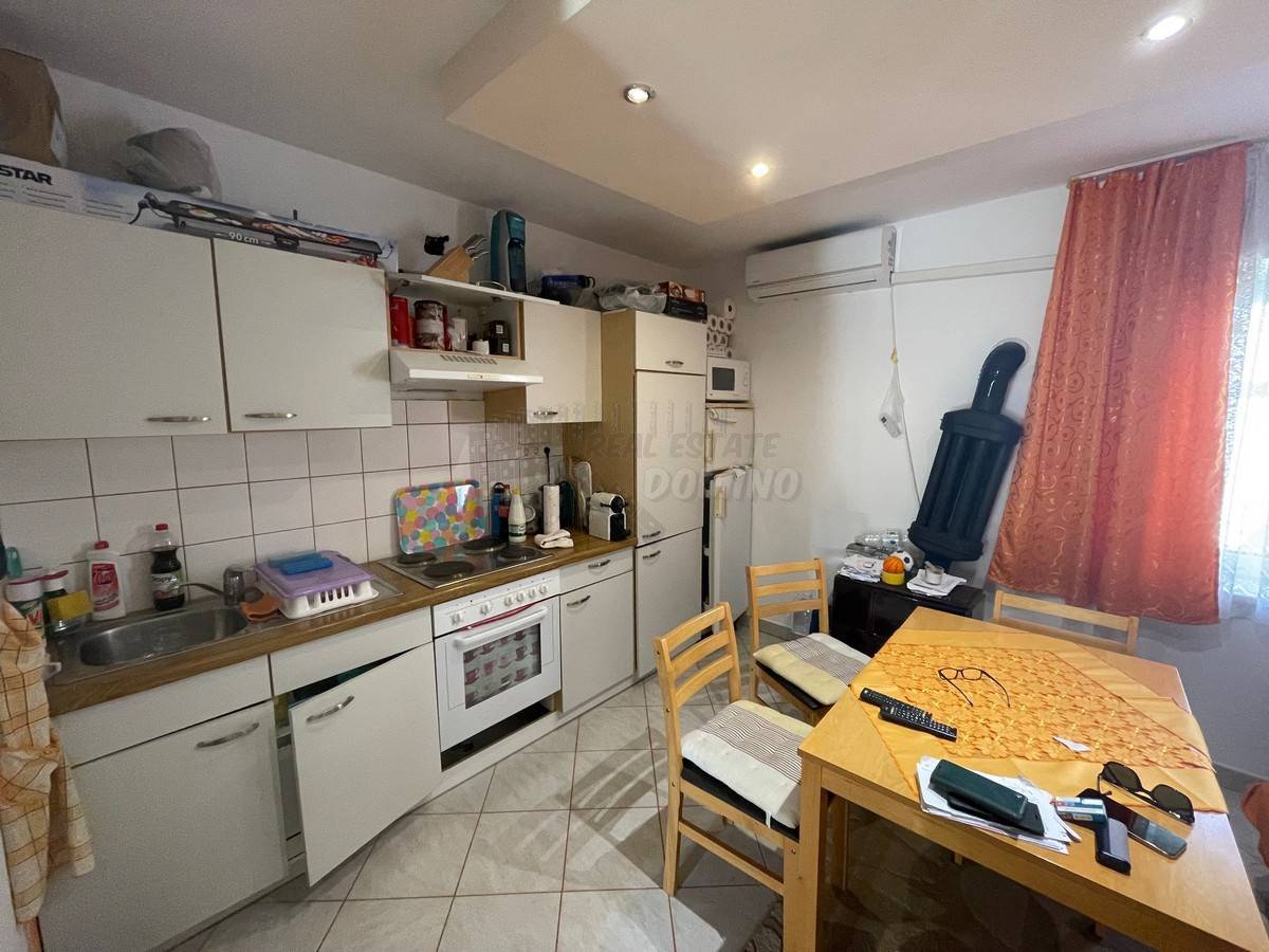 Prenovljena hiša z dvema stanovanjema! Punat