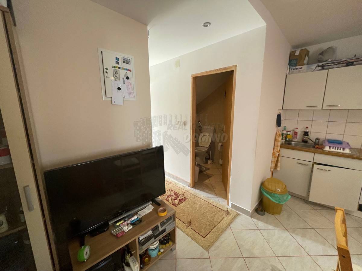 Prenovljena hiša z dvema stanovanjema! Punat