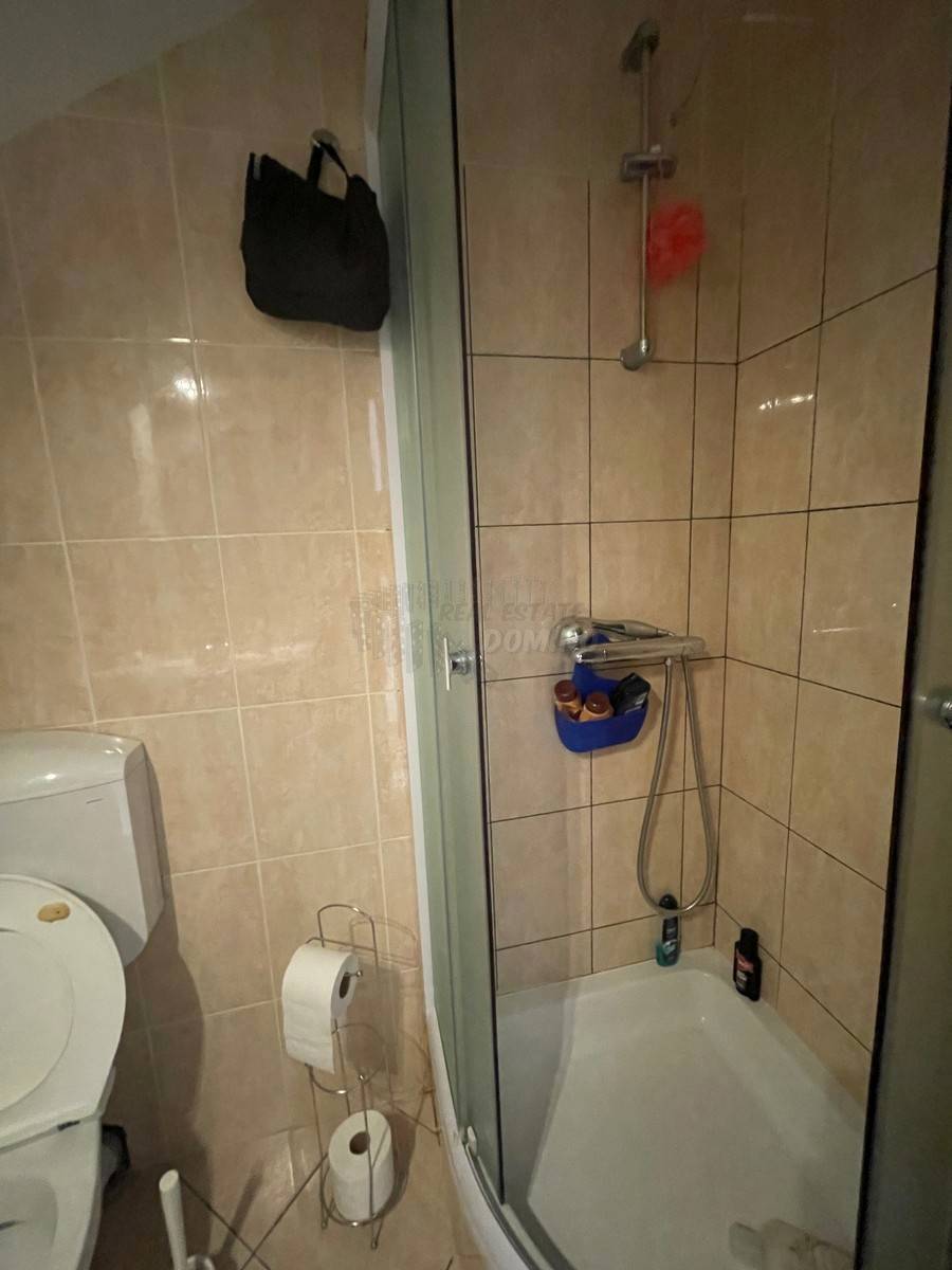 Prenovljena hiša z dvema stanovanjema! Punat
