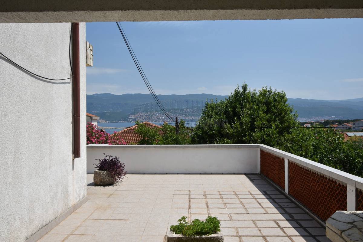 Hiša s 3 apartmaji in čudovitim razgledom! šilo!