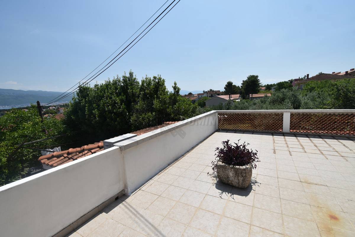 Hiša s 3 apartmaji in čudovitim razgledom! šilo!
