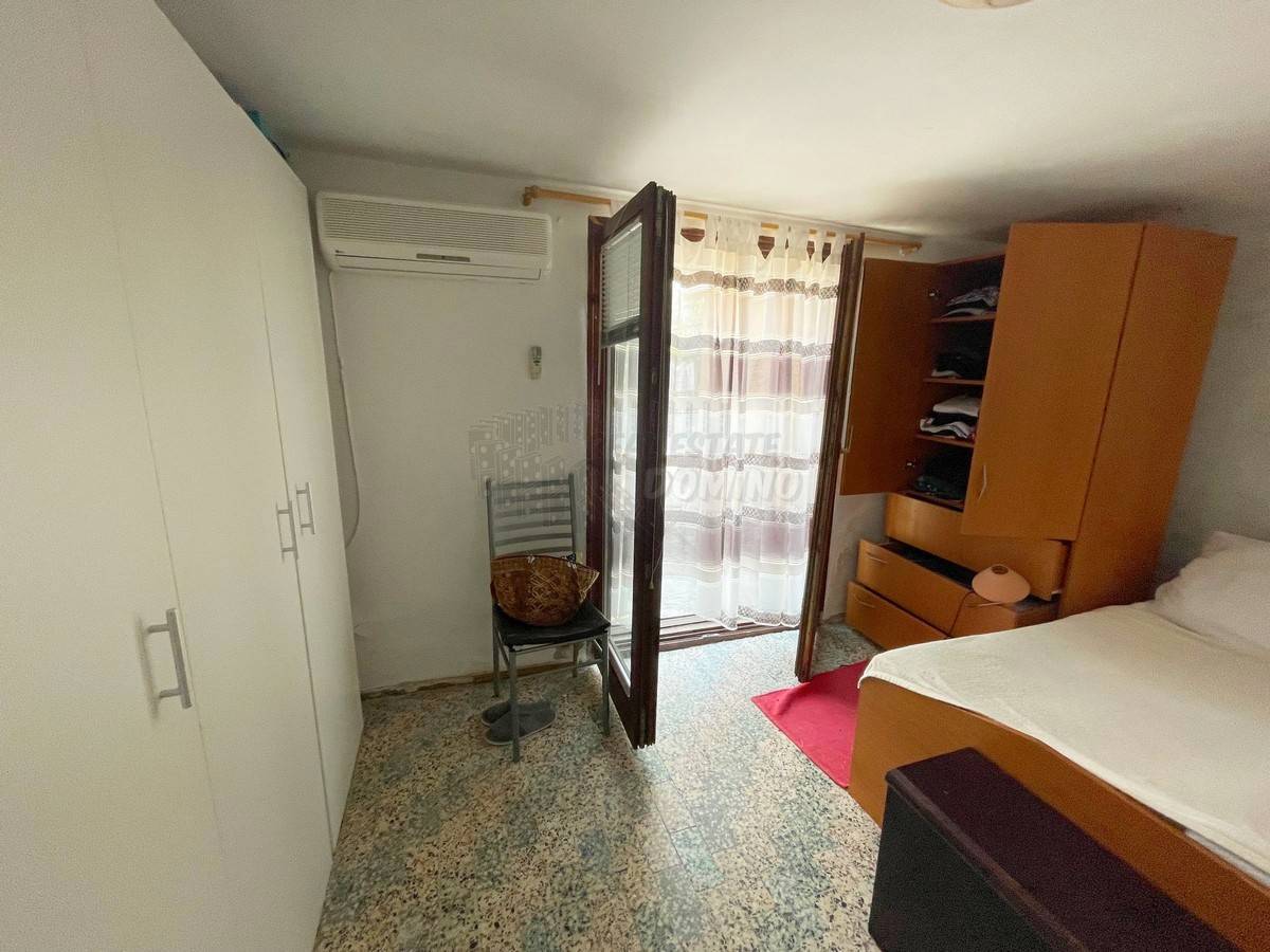 Hiša s 3 apartmaji in čudovitim razgledom! šilo!