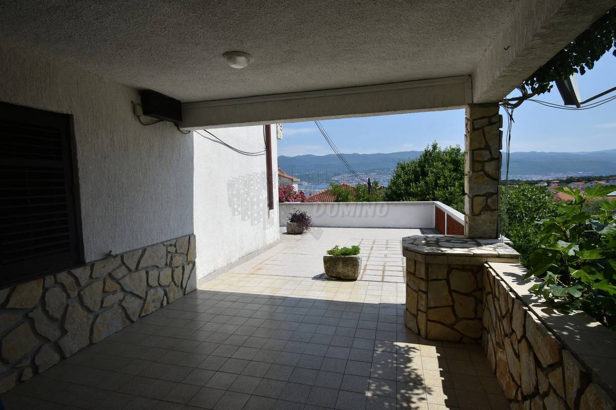 Hiša s 3 apartmaji in čudovitim razgledom! šilo!