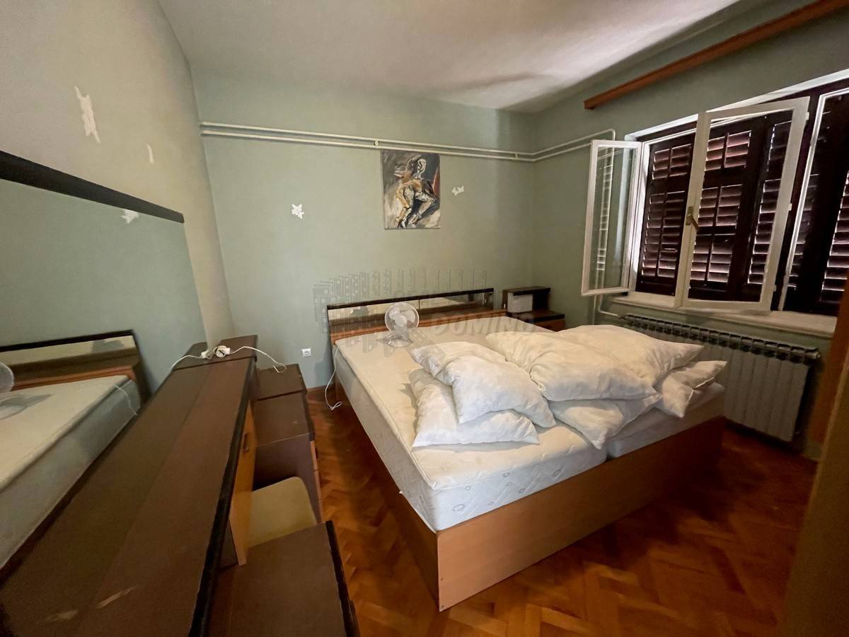 Hiša s 3 apartmaji in čudovitim razgledom! šilo!