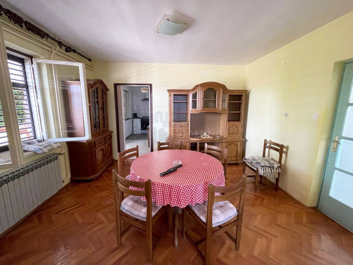 Hiša s 3 apartmaji in čudovitim razgledom! šilo!