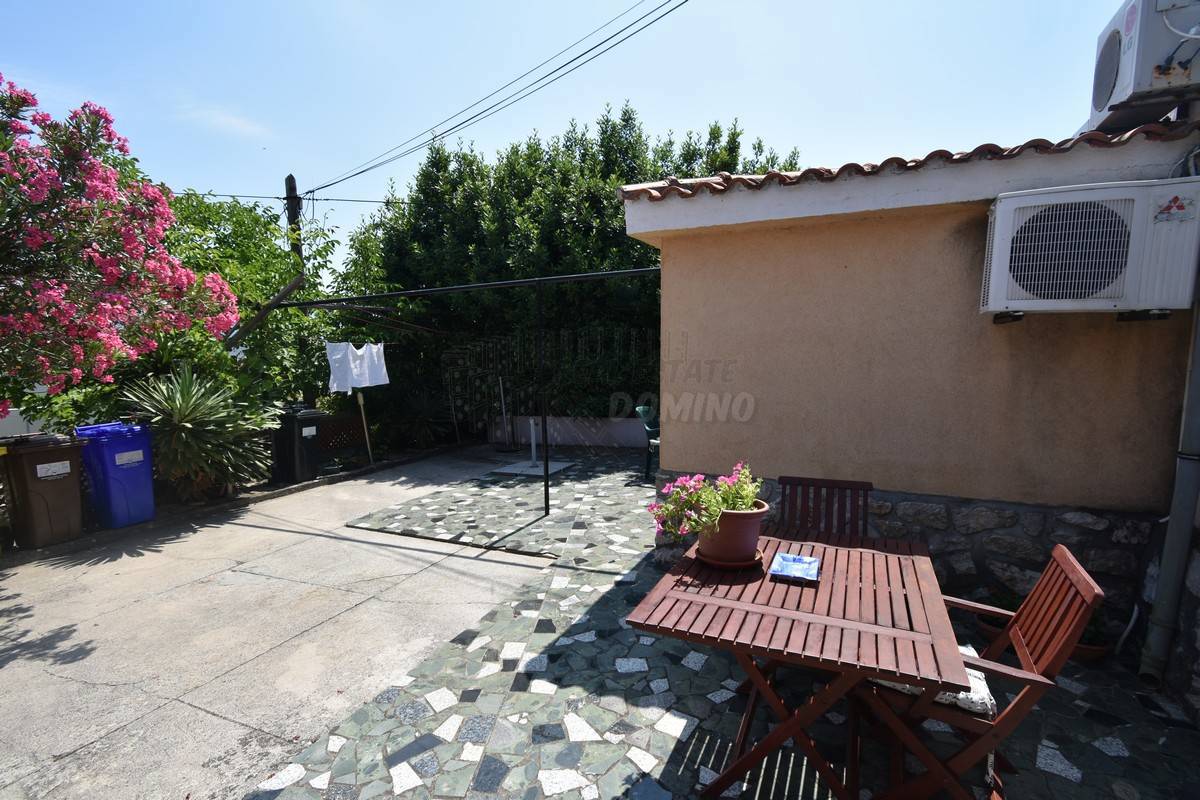 Hiša s 3 apartmaji in čudovitim razgledom! šilo!